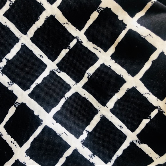 Halter grid pattern top - Picture 6 of 6